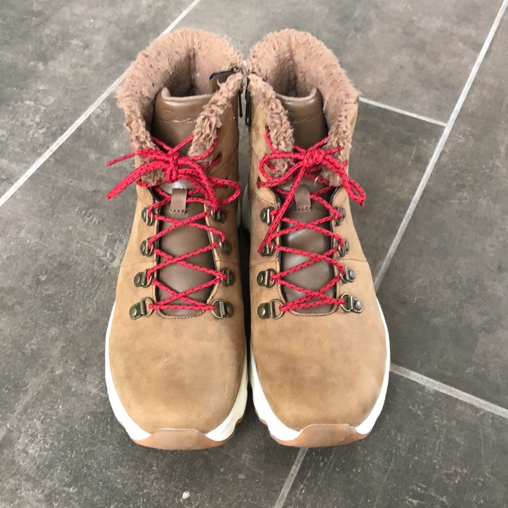 Women’s Sketchers boots